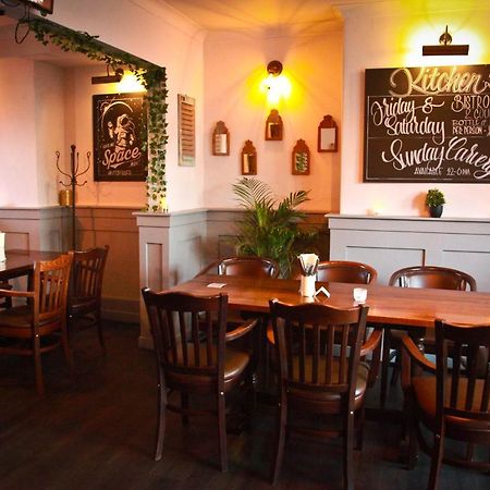 Rowton Poplars Hotel Chester Eksteriør billede